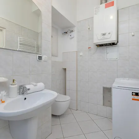 Picturesque By Renters