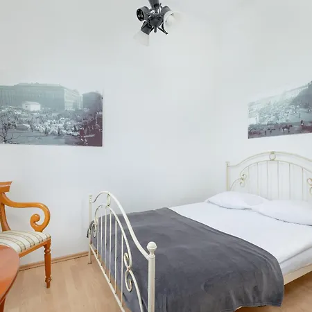 شقة Picturesque By Renters كراكوفيا