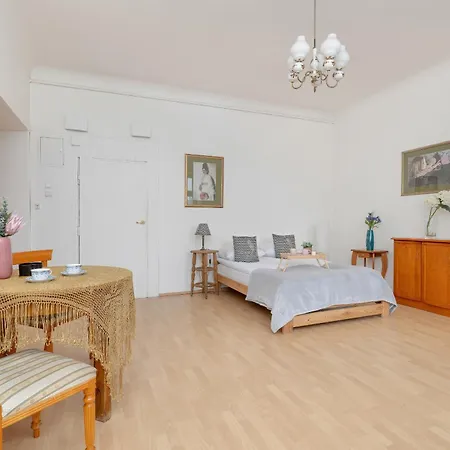 Picturesque By Renters Apartment Krakow
